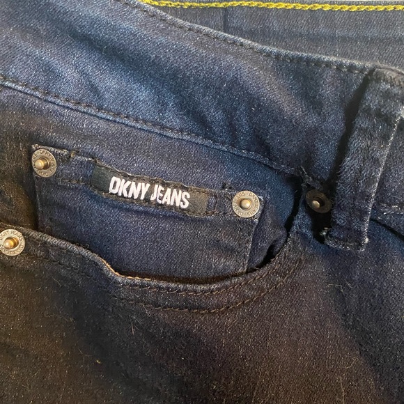 Women’s DKNY jeans - Picture 2 of 7